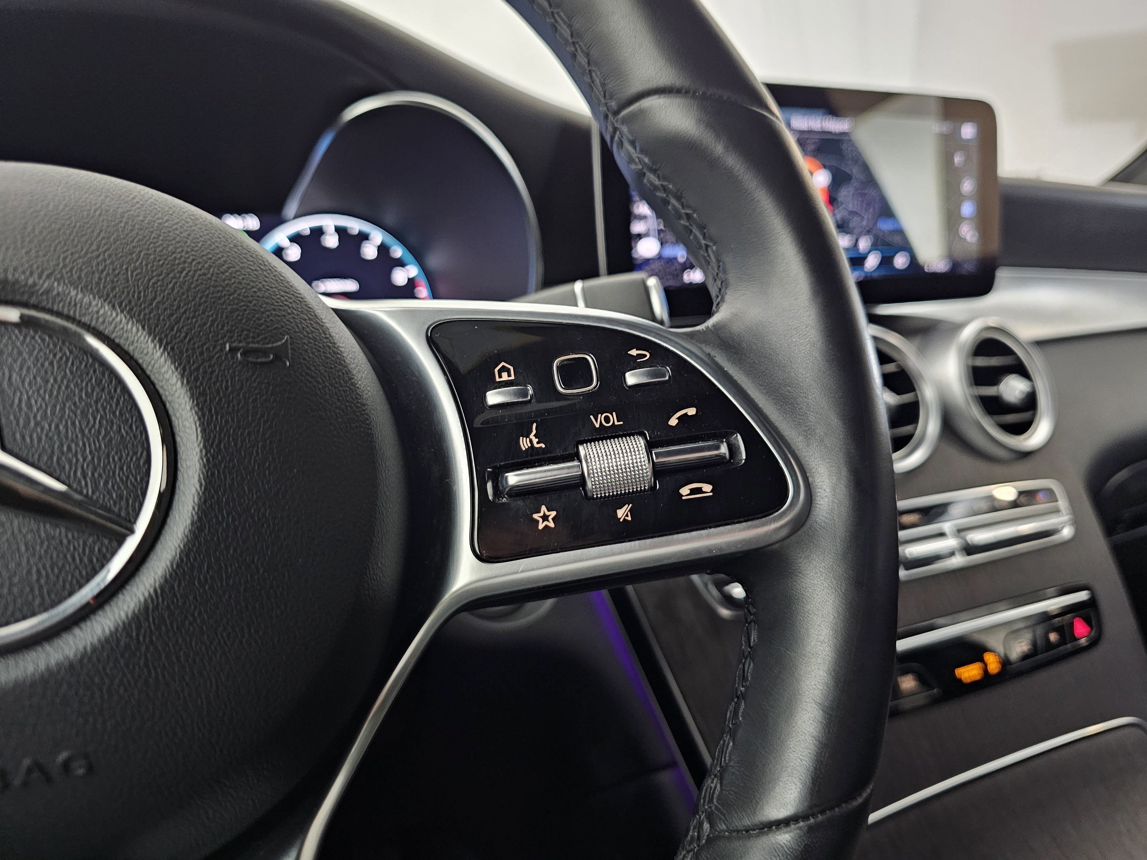 Certified 2022 Mercedes-Benz GLC 300 4MATIC w/ Multimedia Package Lite image 41