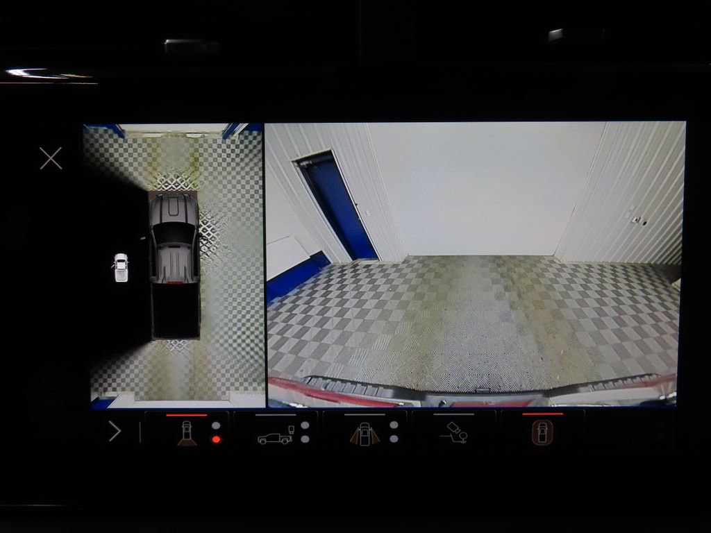 Used 2025 GMC Sierra 2500 AT4 image 14