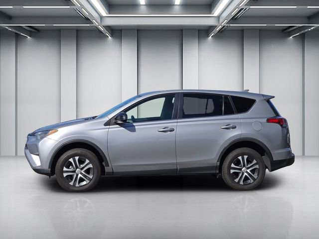 Used 2018 Toyota RAV4 LE image 7