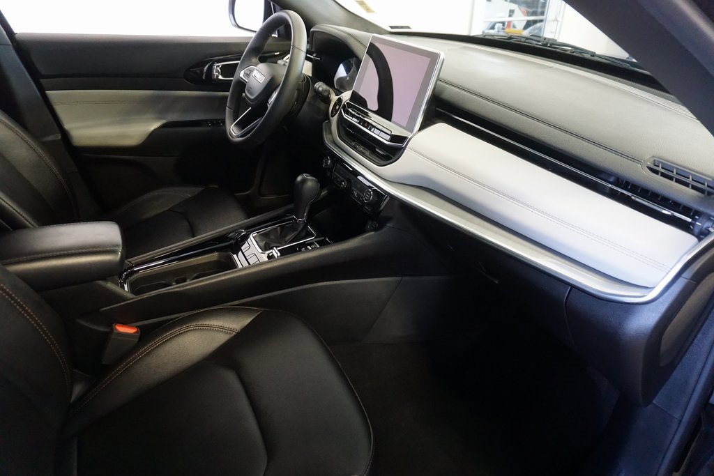 Used 2024 Jeep Compass Limited image 24