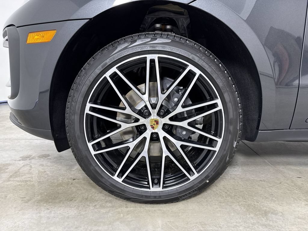 New 2026 Porsche Macan AWD/4WD image 13