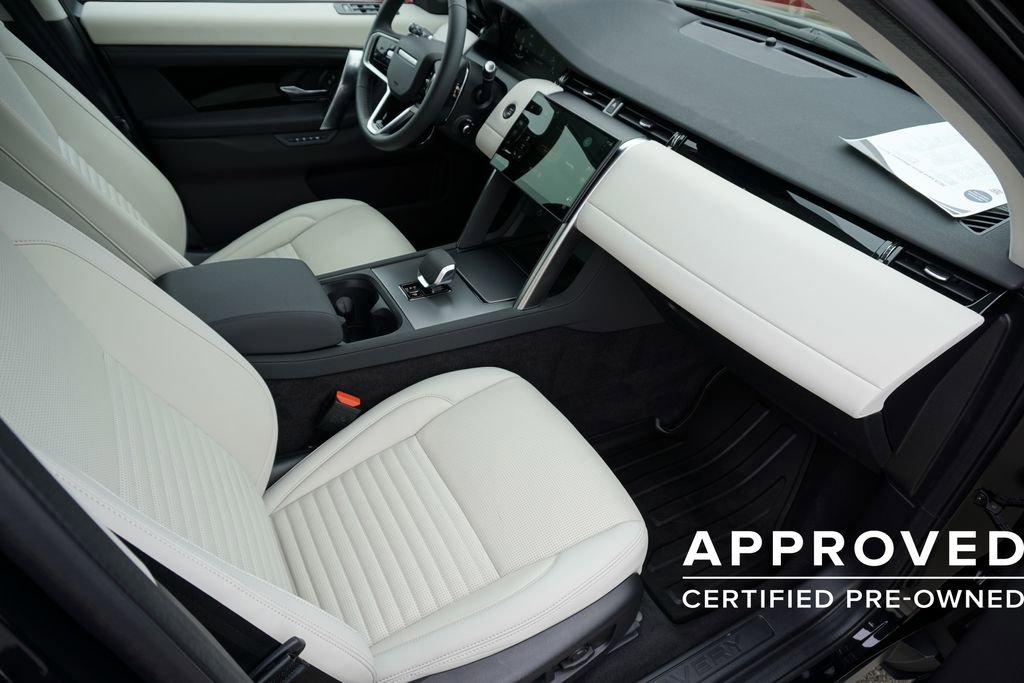 Used 2025 Land Rover Discovery Sport S image 22
