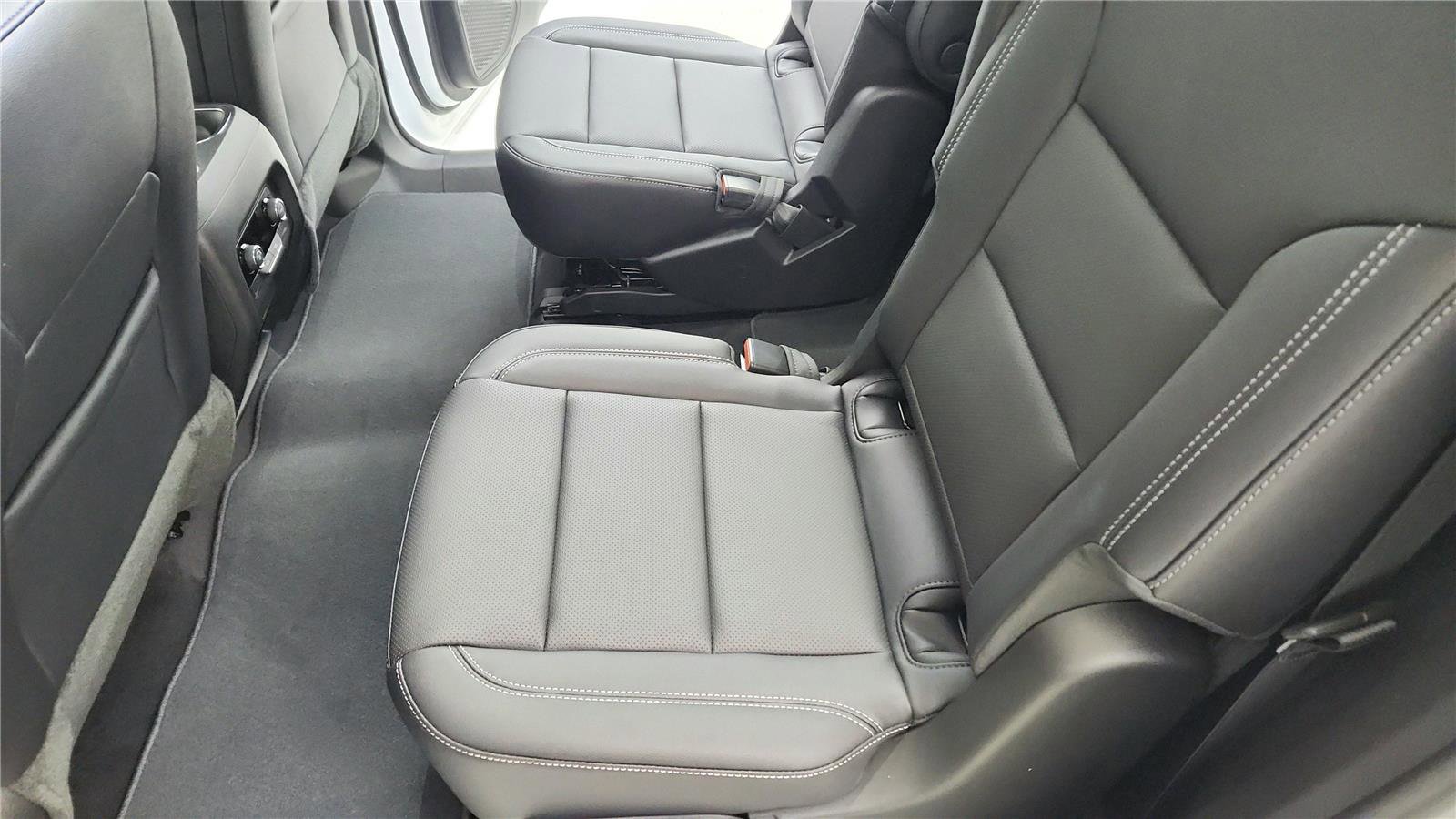 New 2026 Chevrolet Traverse LT image 26