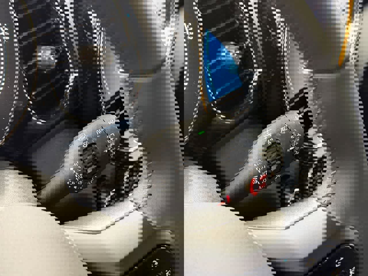 Certified 2024 MINI Cooper SE image 17