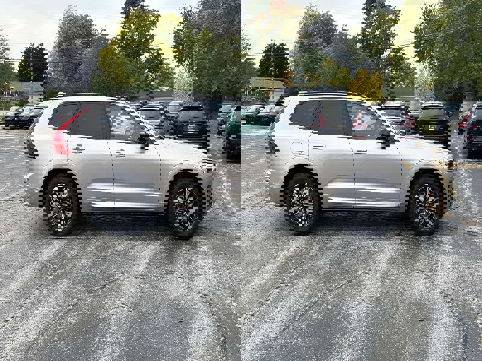 New 2026 Volvo XC60 B5 Plus w/ Climate Package image 4