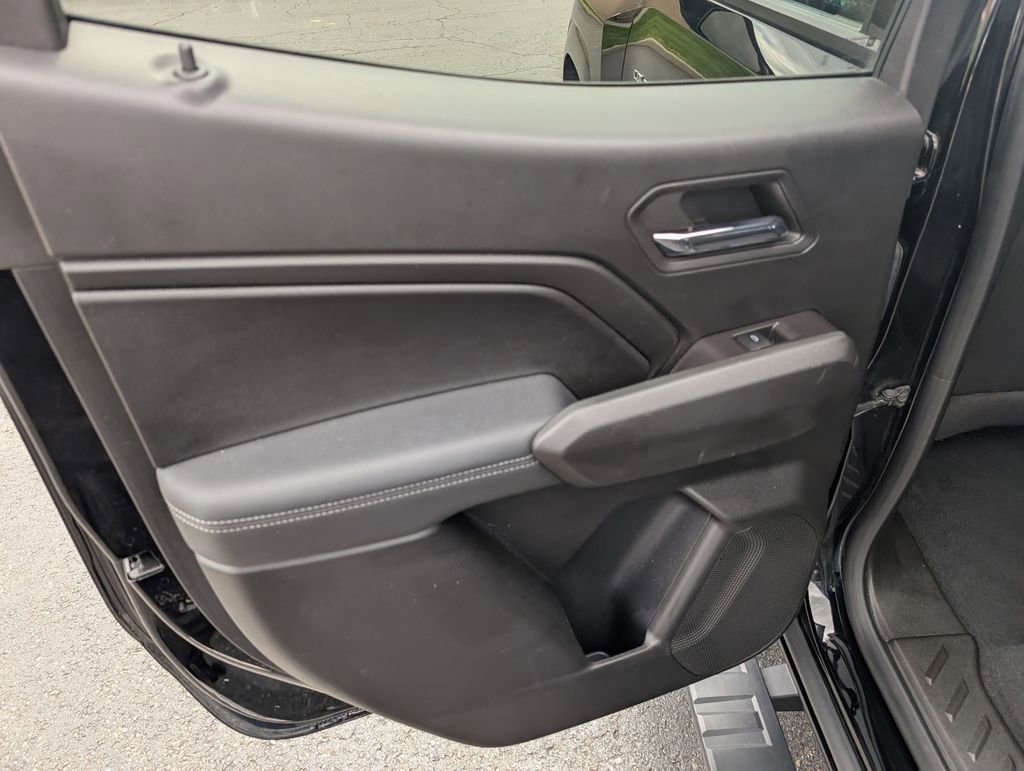 Used 2024 Chevrolet Colorado LT w/ LT Convenience Package image 12