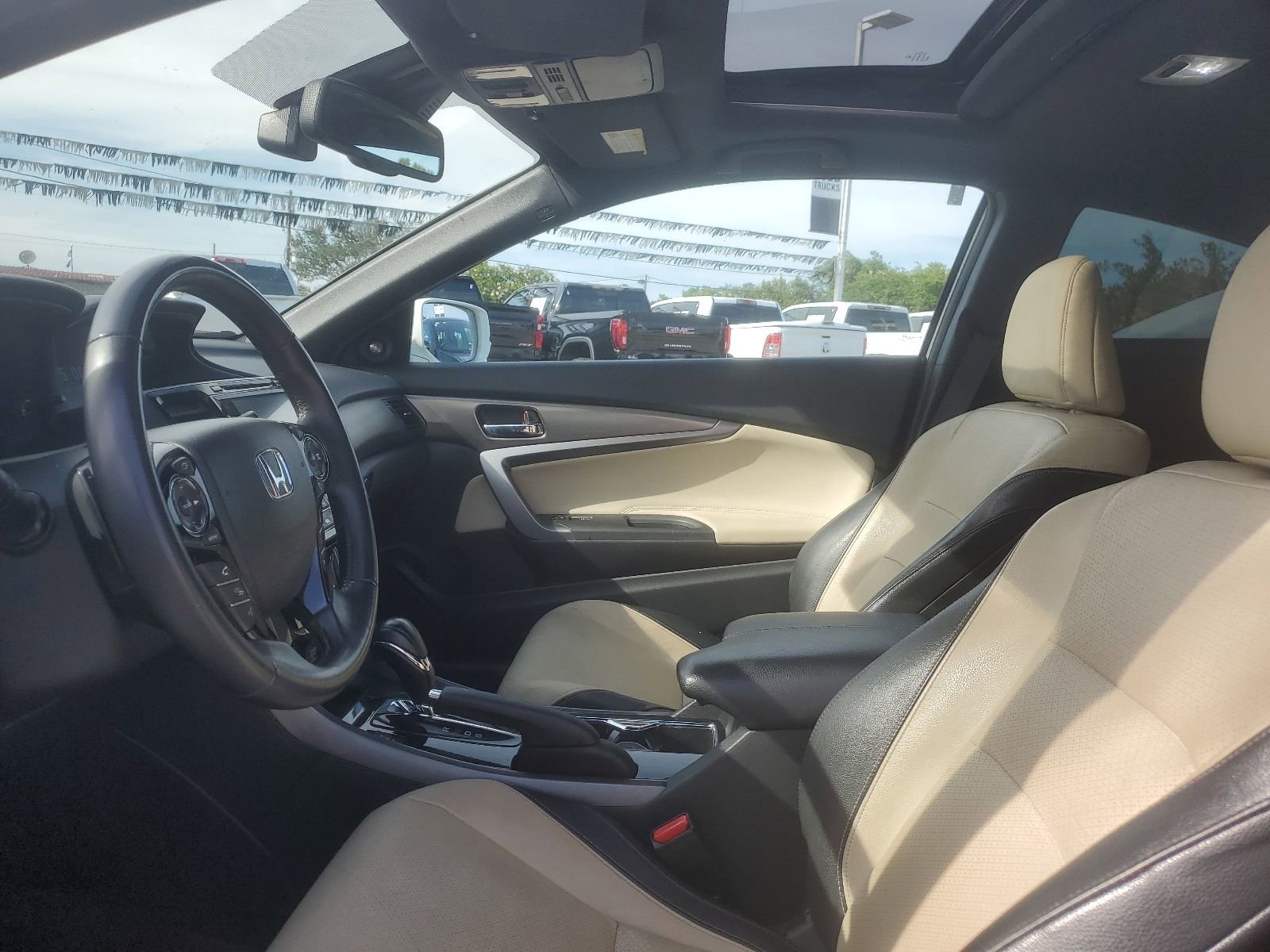 Used 2016 Honda Accord Touring image 8