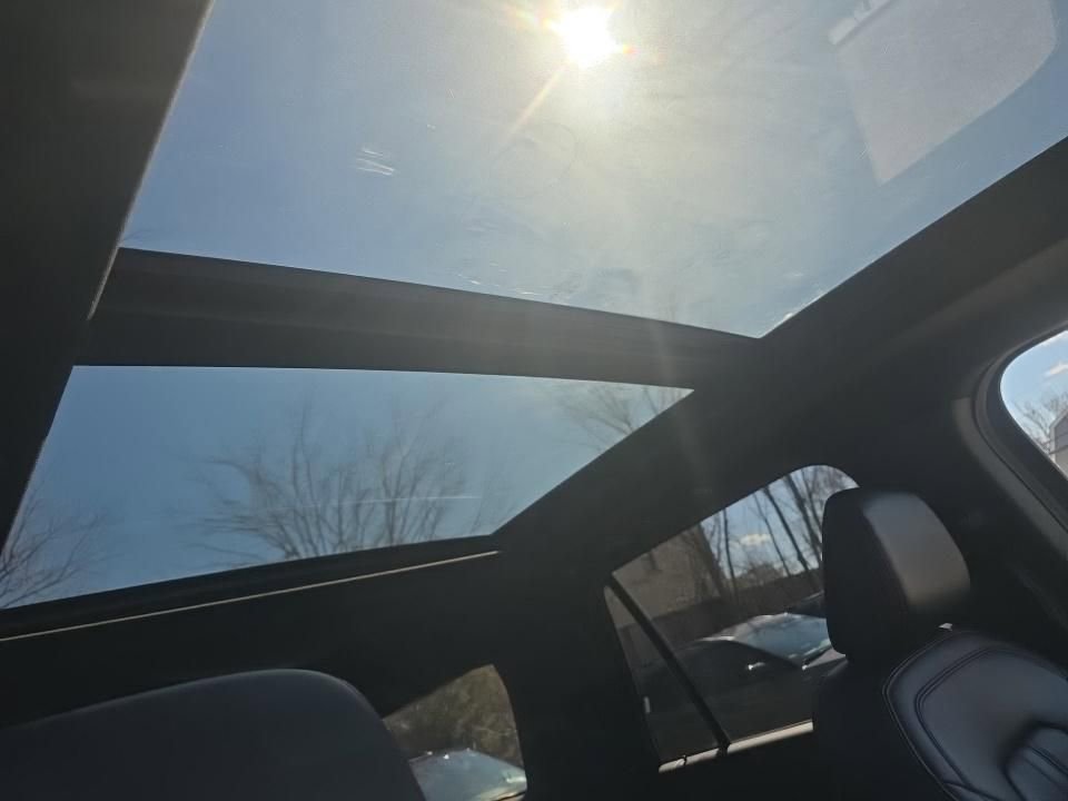 Used 2022 Ford Expedition Max Limited image 14