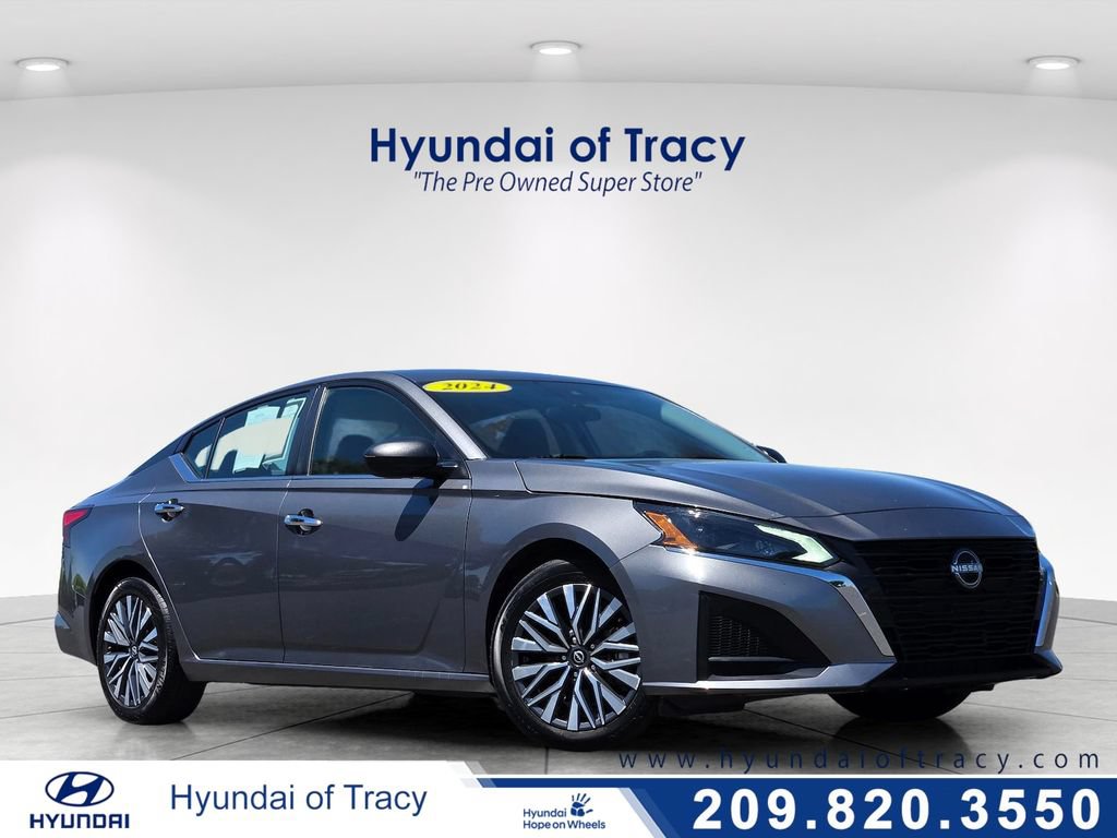 Used 2024 Nissan Altima 2.5 SV