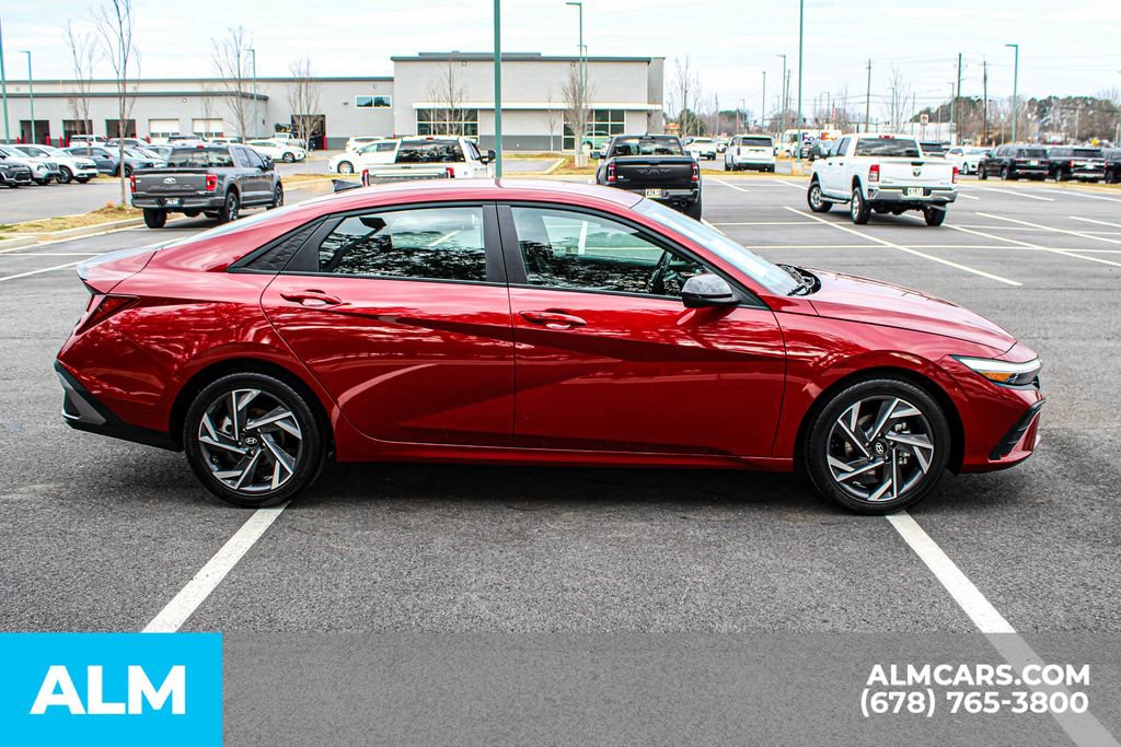 Used 2025 Hyundai Elantra Sport image 9