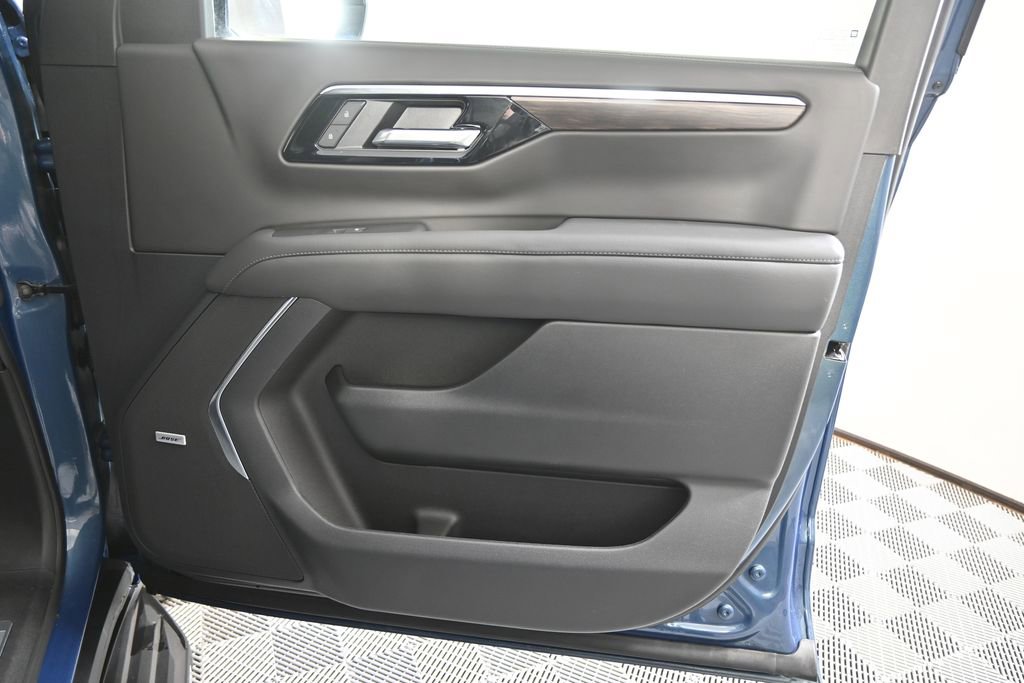 Used 2025 Chevrolet Tahoe LT w/ Comfort Package image 12