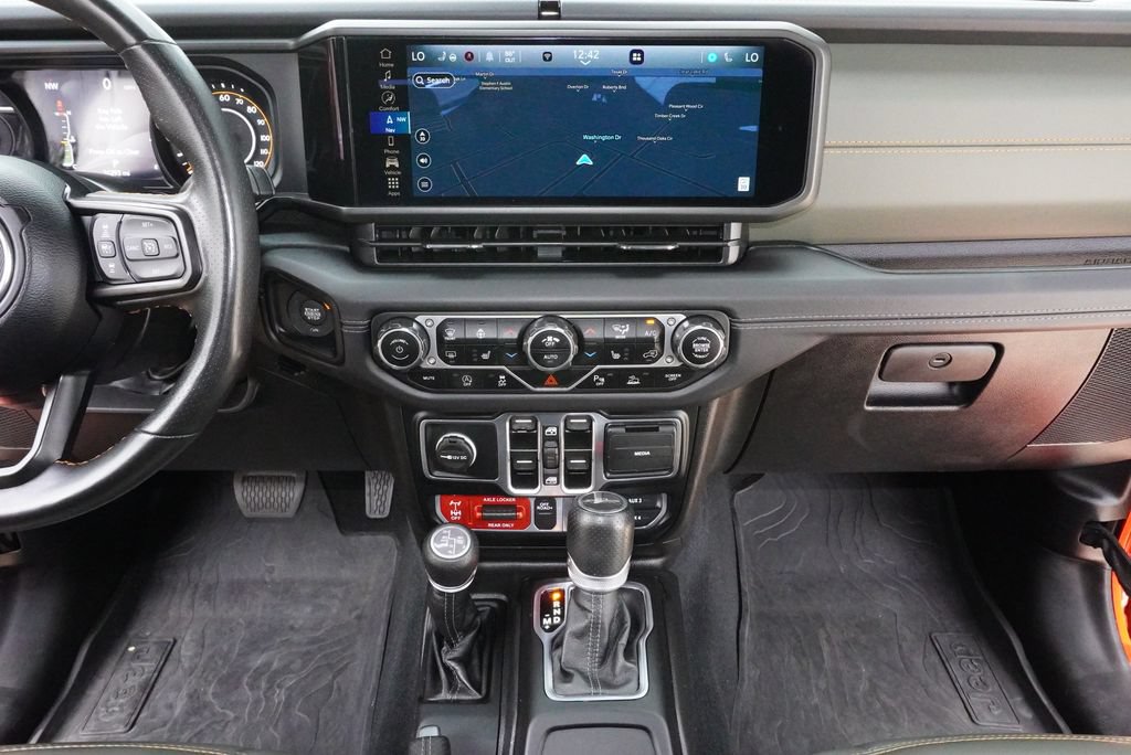 Used 2024 Jeep Gladiator Mojave AWD/4WD image 17