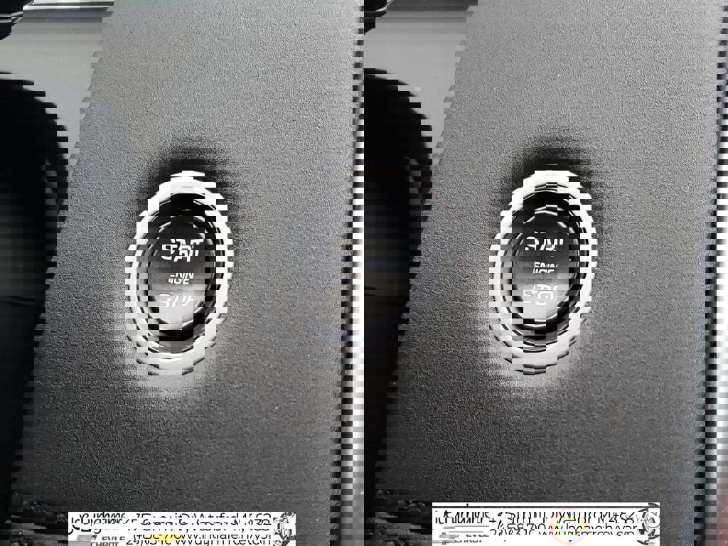 Used 2020 Land Rover Discovery Sport image 17