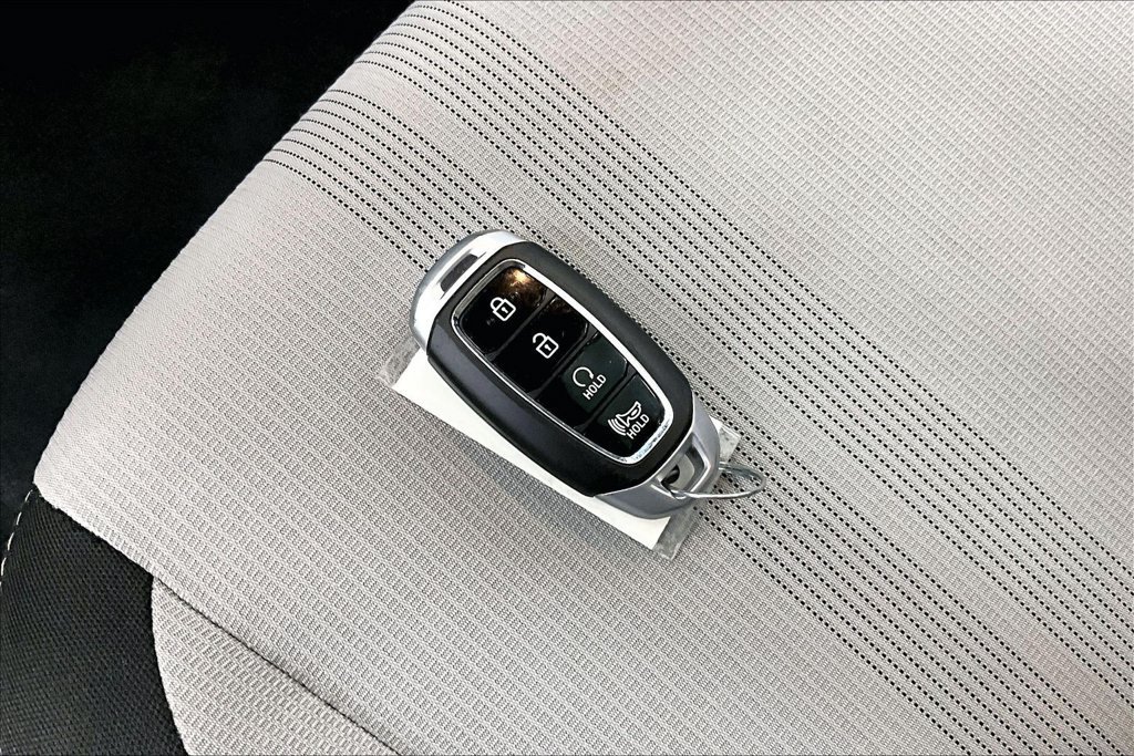 Used 2025 Hyundai Venue SEL FWD image 10