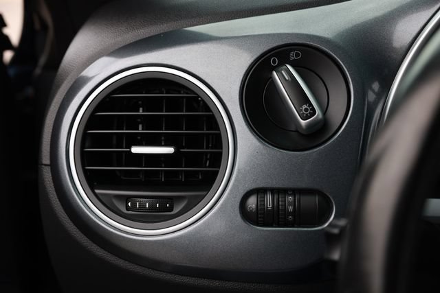Used 2012 Volkswagen Beetle 2.5 FWD image 29