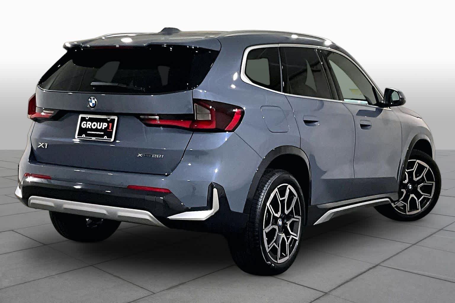 Used 2025 BMW X1 xDrive28i AWD/4WD image 13
