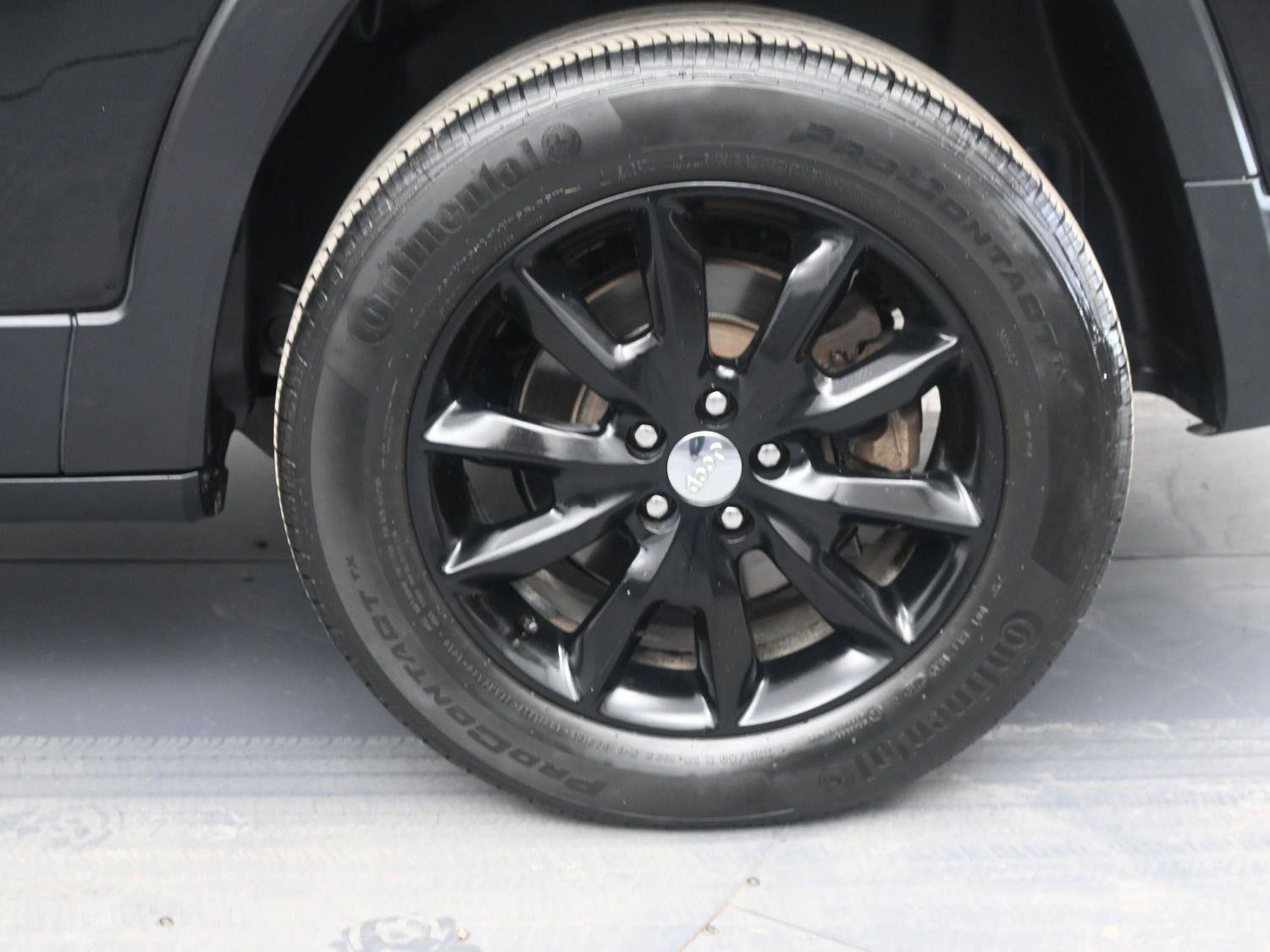 Used 2014 Jeep Cherokee Altitude w/ Comfort/Convenience Group image 11