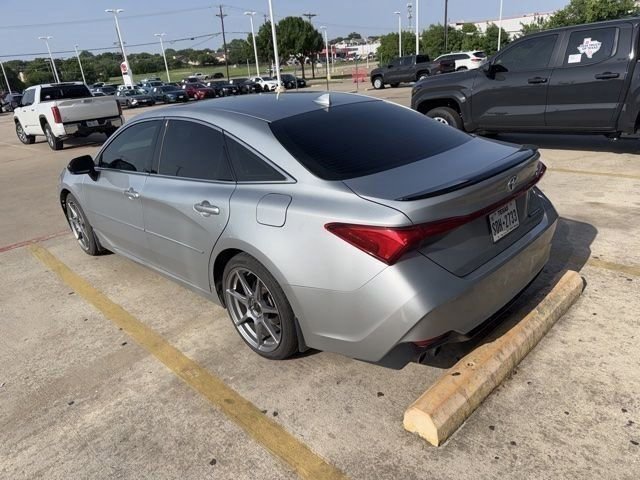 Used 2019 Toyota Avalon Touring FWD image 6