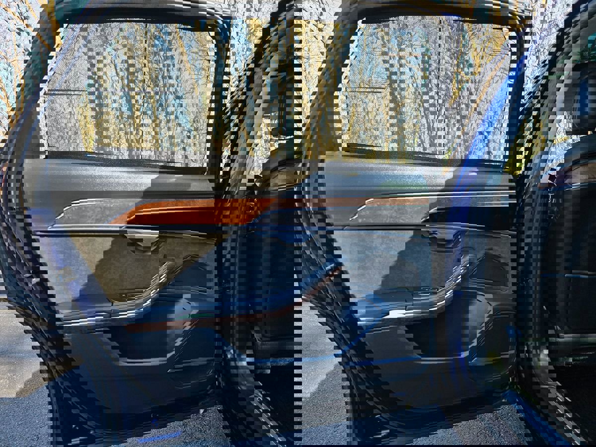 Used 2021 Audi A8 L 3.0T w/ Executive Plus Package image 25