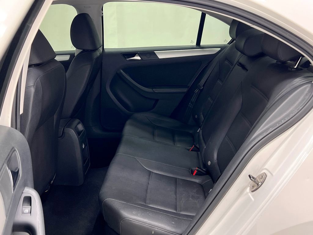 Used 2011 Volkswagen Jetta SEL image 29