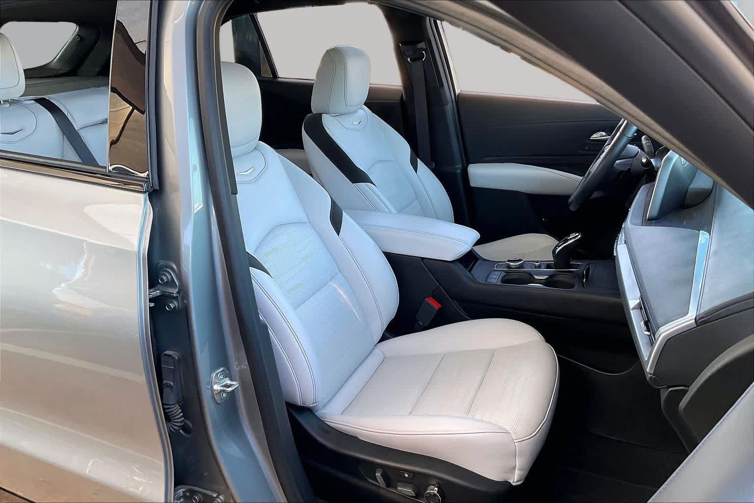 Used 2024 Cadillac XT4 Sport FWD image 10