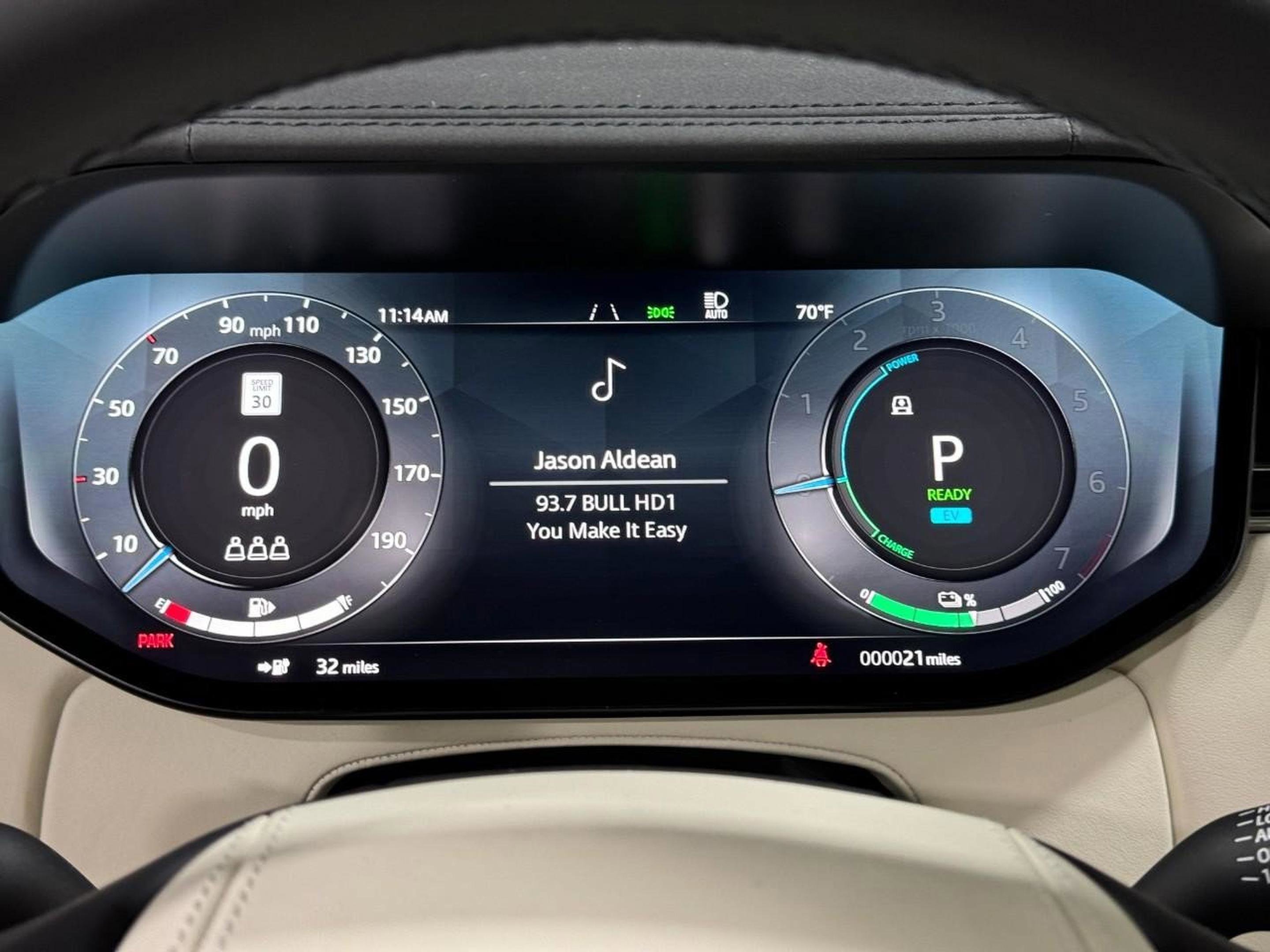 New 2025 Land Rover Range Rover SE image 32