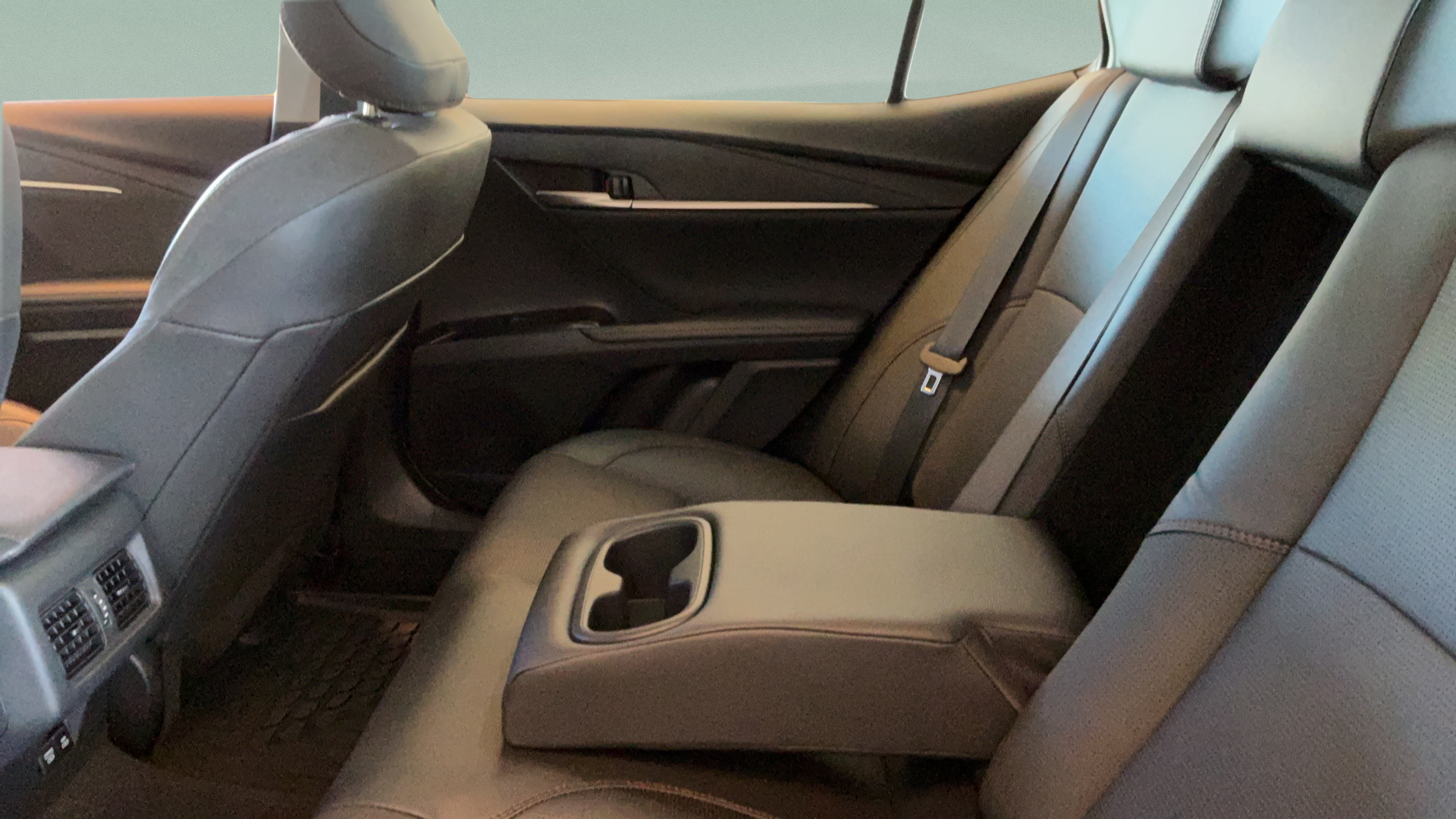 Used 2026 Toyota Camry XLE AWD/4WD image 27