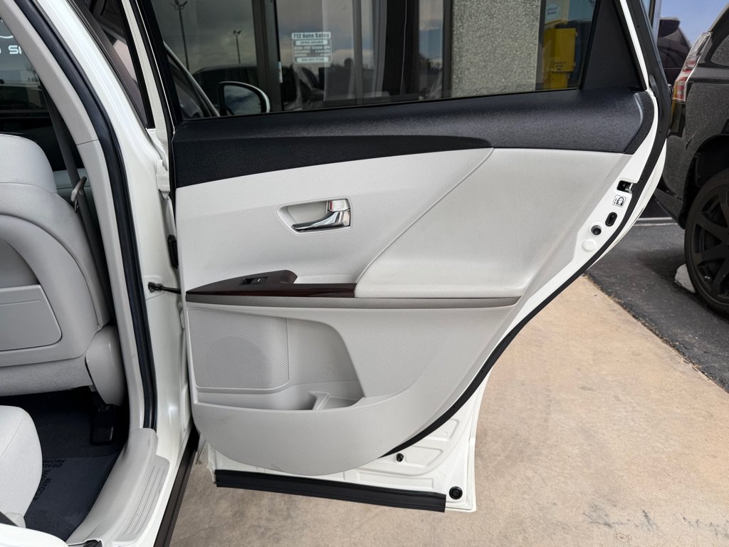 Used 2012 Toyota Venza LE w/ LE Convenience Pkg FWD image 33