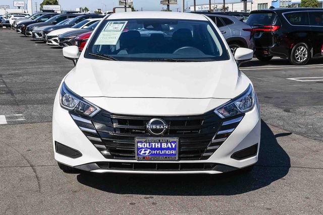 Used 2024 Nissan Versa SV FWD image 2
