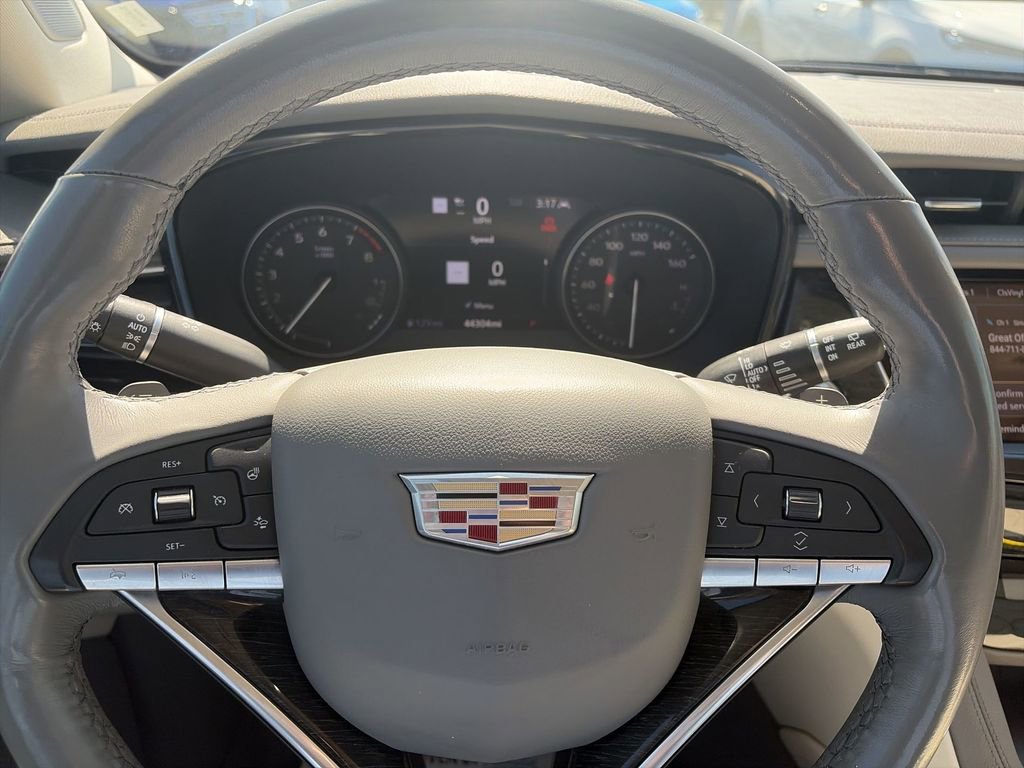 Used 2021 Cadillac XT6 Premium Luxury image 14