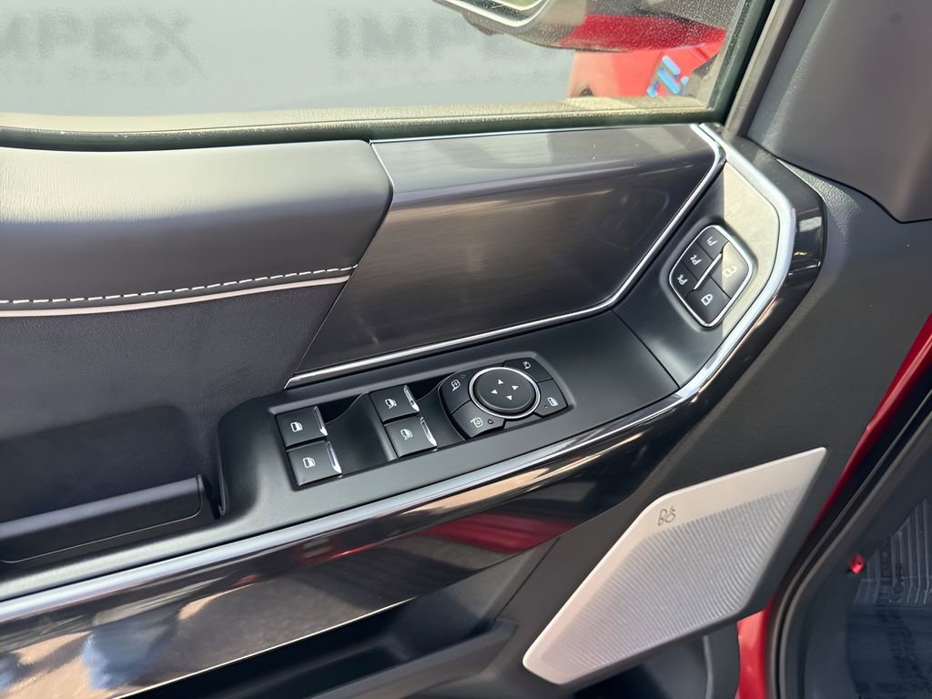 Used 2025 Ford F150 Lightning Platinum image 30