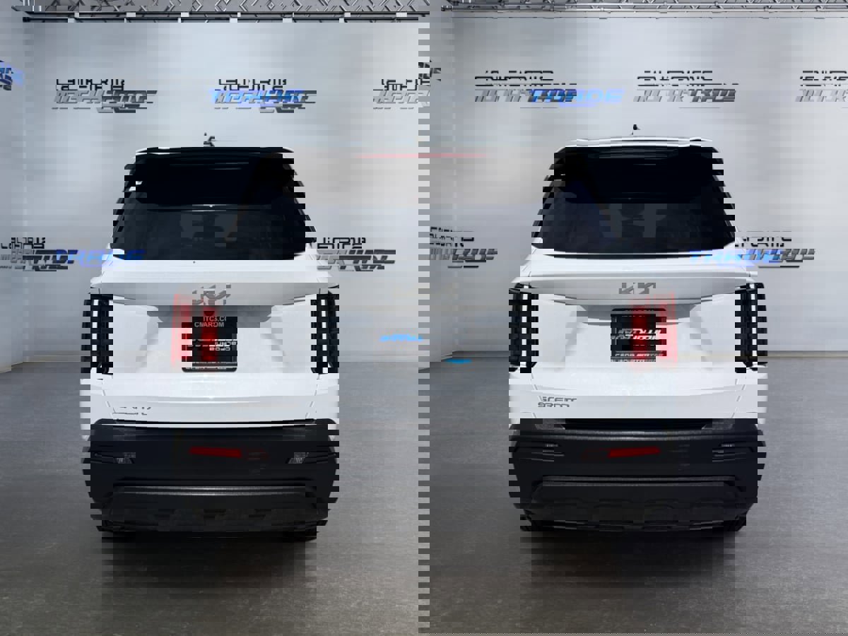 Used 2023 Kia Sorento LX image 6