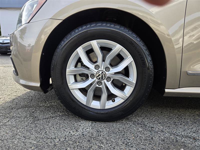 Used 2016 Volkswagen Passat 1.8T S image 13