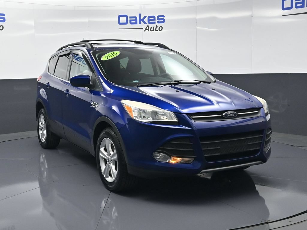 Used 2016 Ford Escape SE w/ Equipment Group 201A FWD image 2