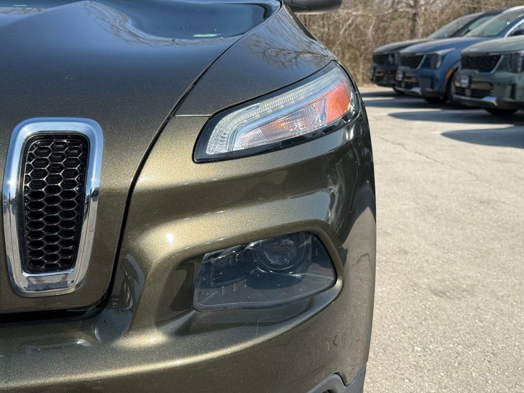 Used 2015 Jeep Cherokee Latitude w/ Cold Weather Group image 4