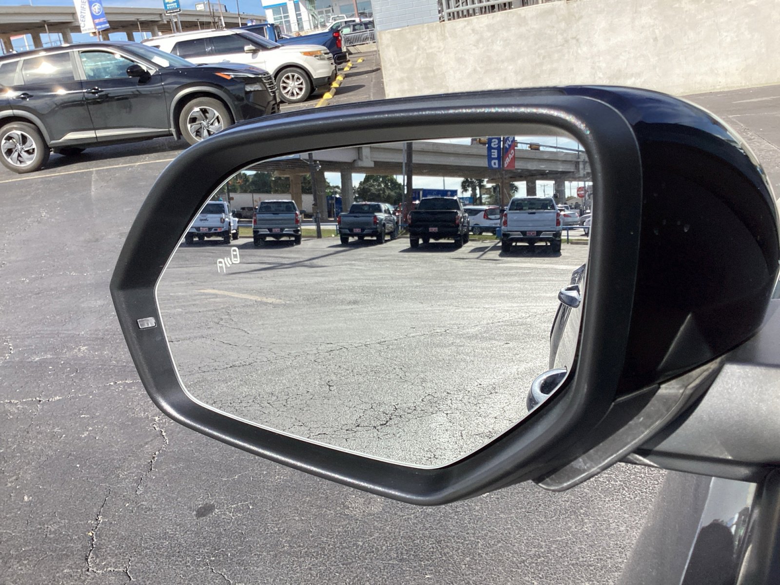 Used 2023 Volkswagen Atlas SEL R-Line image 35