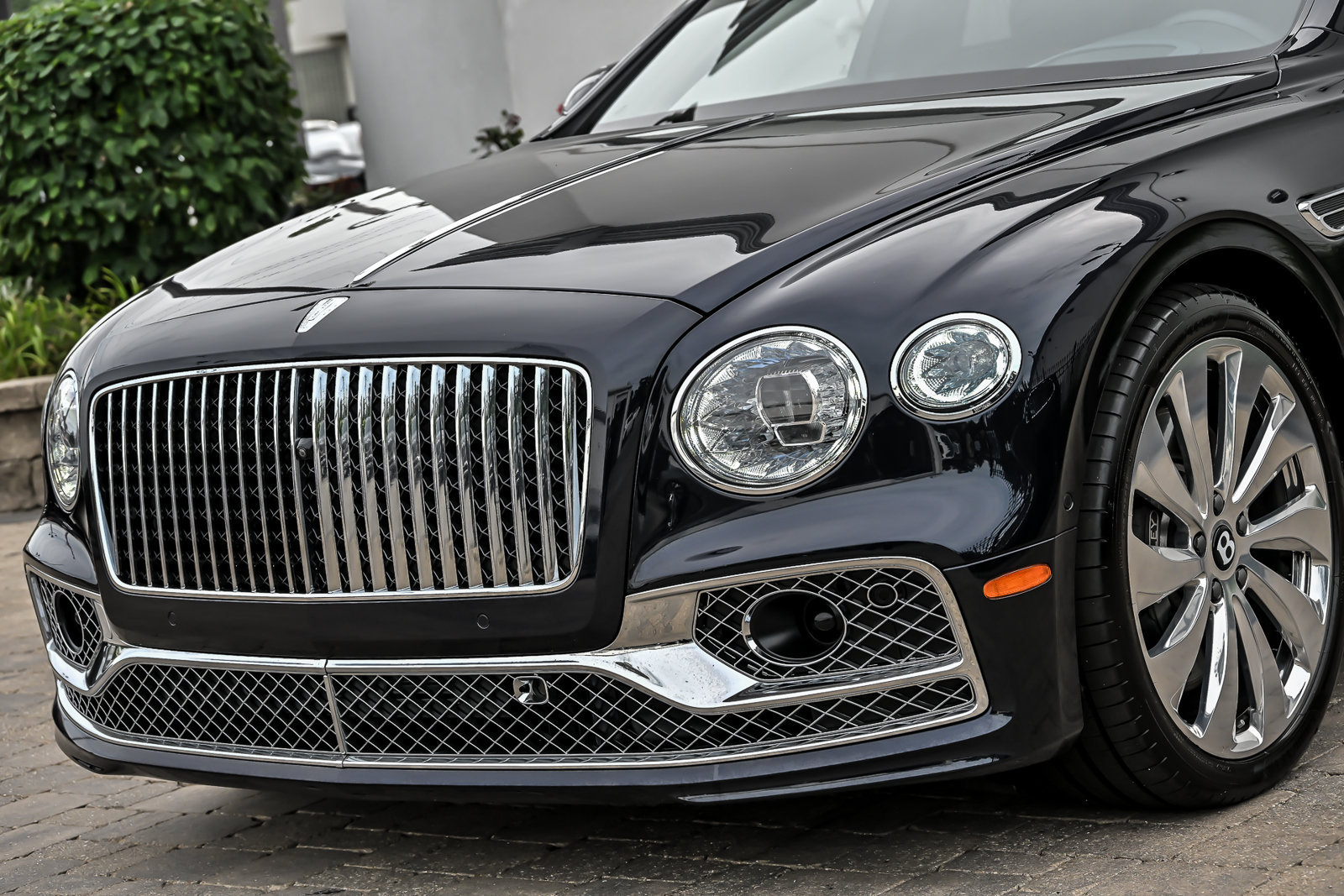 Certified 2023 Bentley Flying Spur Plug-In Hybrid AWD/4WD image 6