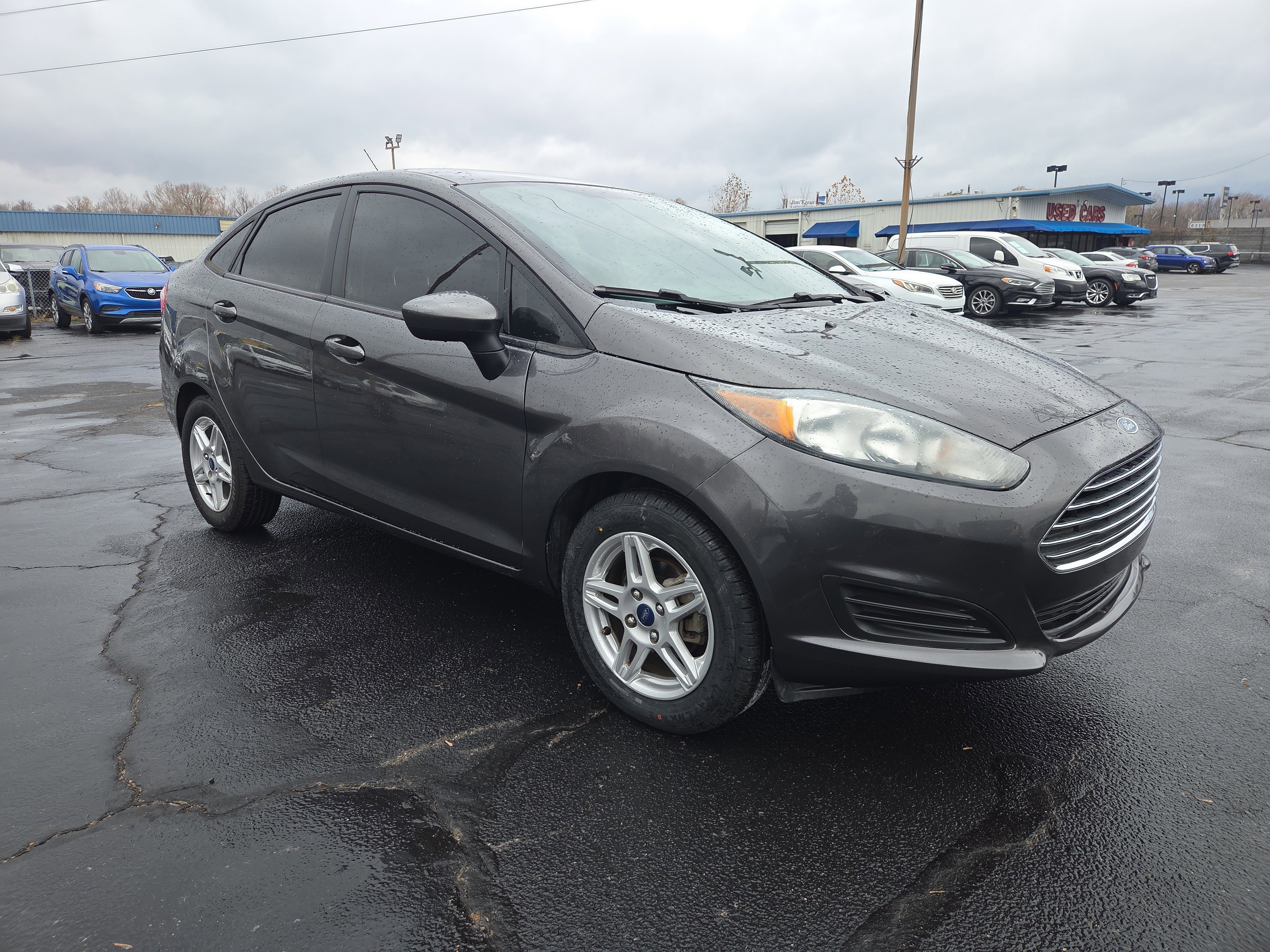 Used 2017 Ford Fiesta SE image 7