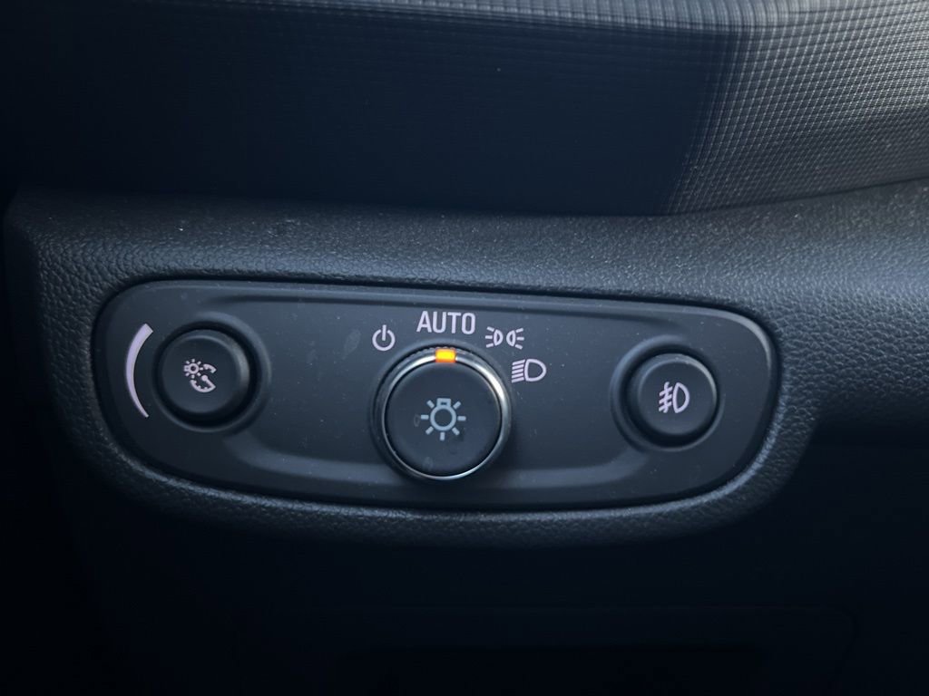 Used 2023 Chevrolet TrailBlazer RS w/ Convenience Package image 14