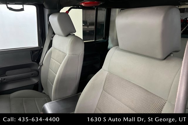 Used 2008 Jeep Wrangler Unlimited Rubicon w/ Dual Top Group AWD/4WD image 16