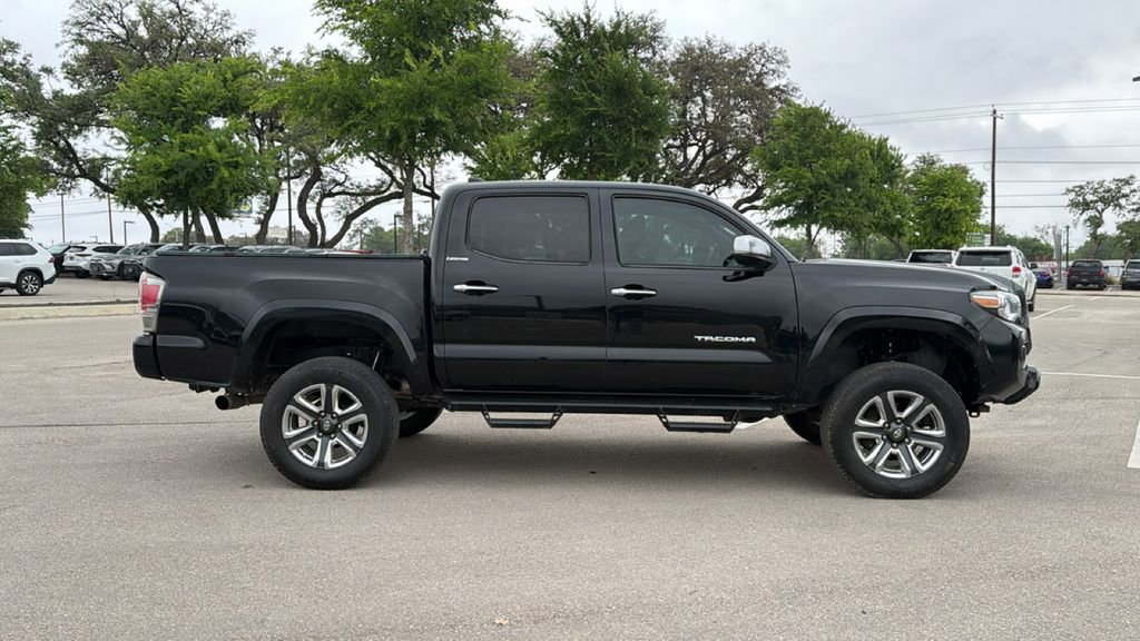 Used 2017 Toyota Tacoma Limited w/ Tow Package AWD/4WD image 4