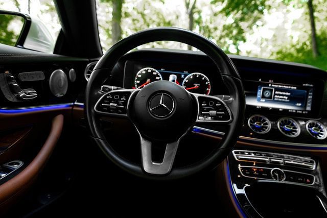 Used 2020 Mercedes-Benz E 450 4MATIC Cabriolet image 17