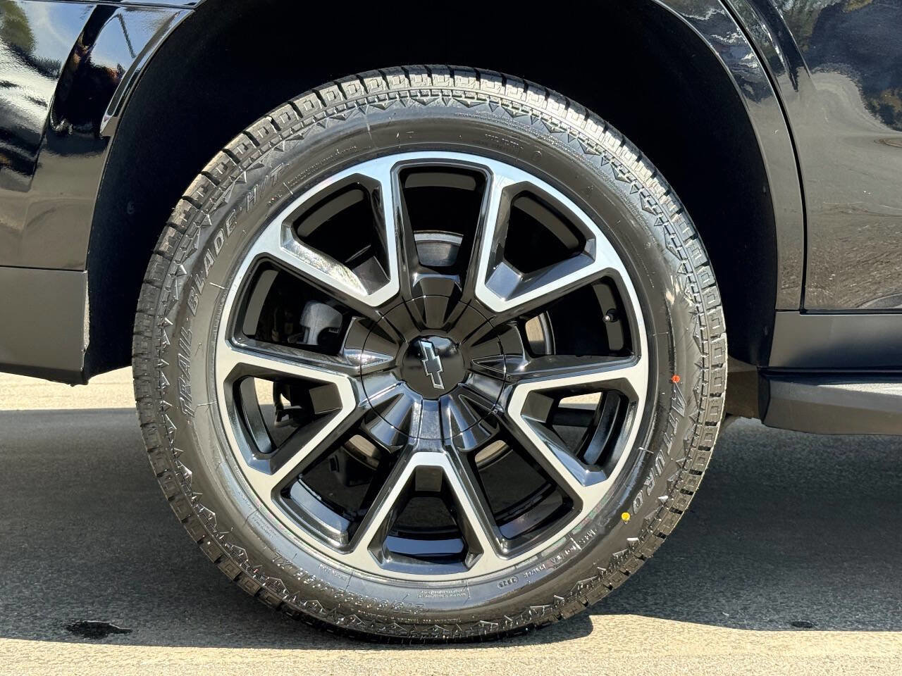 Used 2021 Chevrolet Tahoe RST w/ Luxury Package image 12