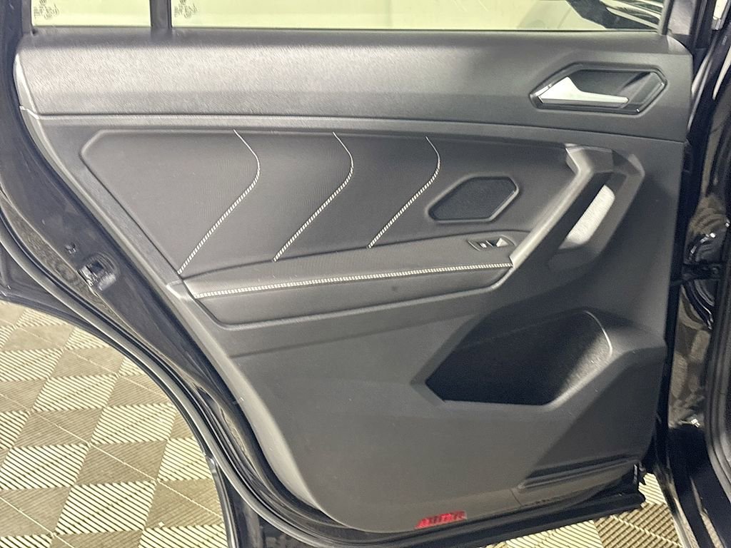 Certified 2022 Volkswagen Tiguan SE image 18