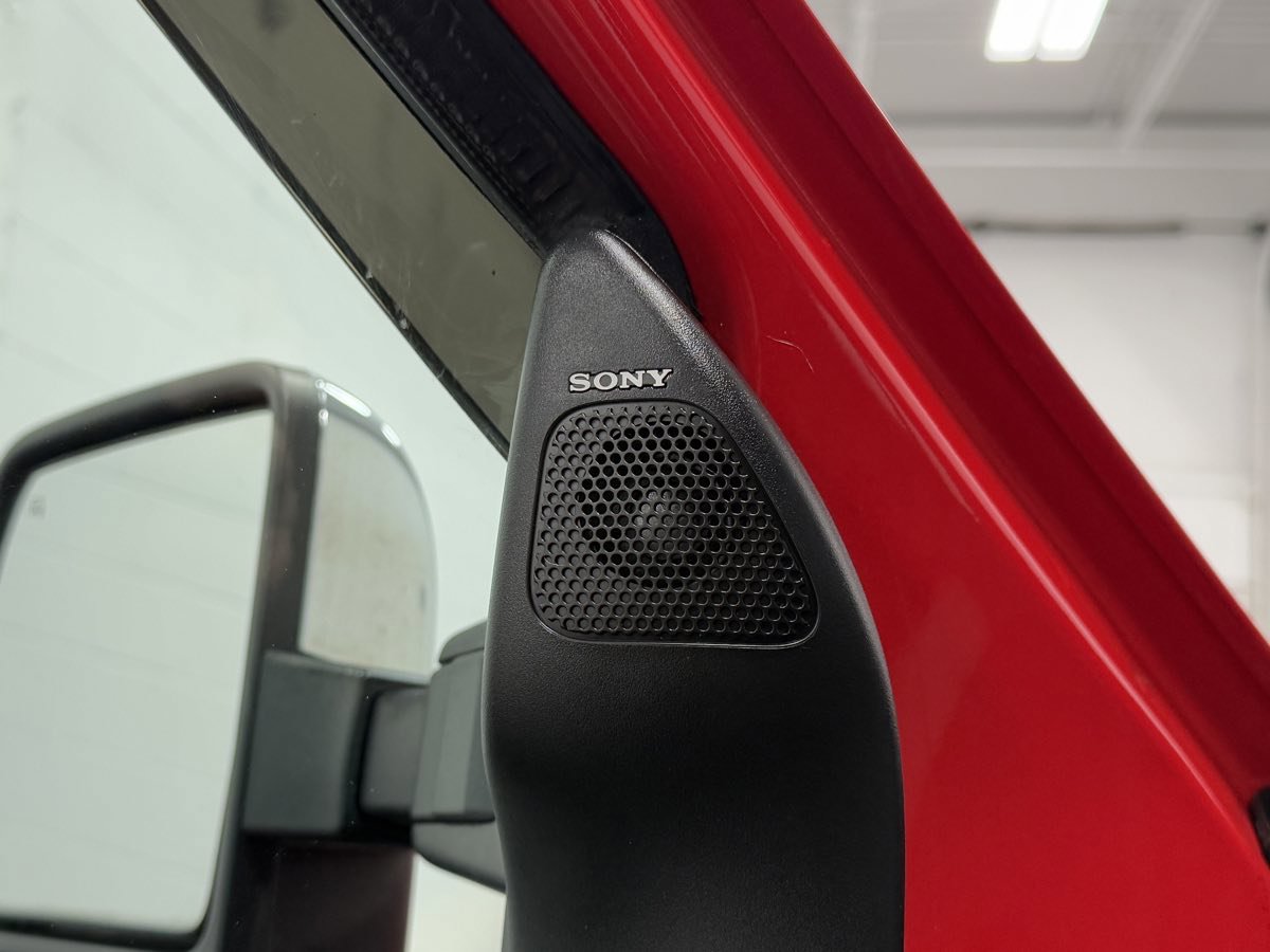 Used 2013 Ford F250 Lariat w/ Lariat Chrome Pkg image 11