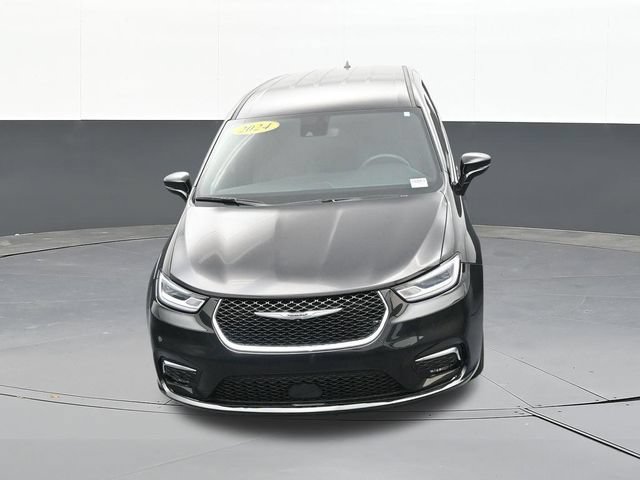 Used 2024 Chrysler Pacifica Touring FWD image 60