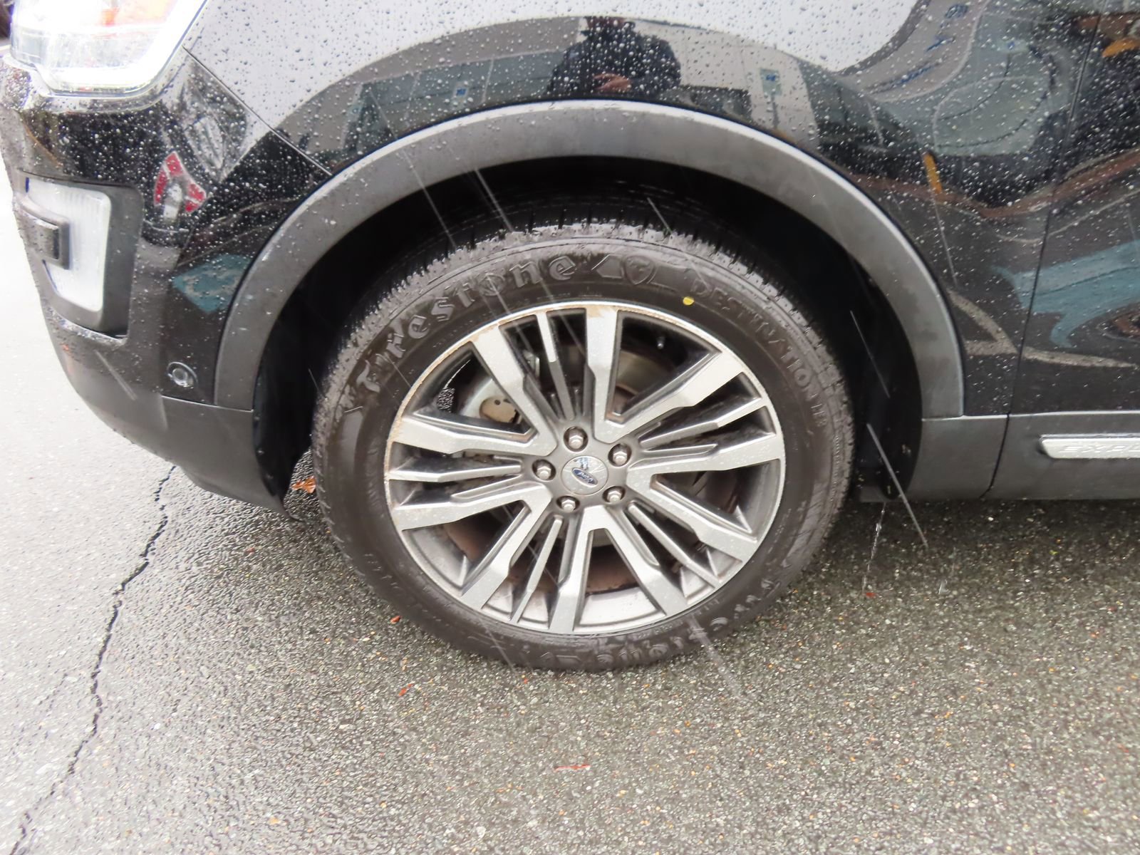 Used 2017 Ford Explorer Platinum image 12