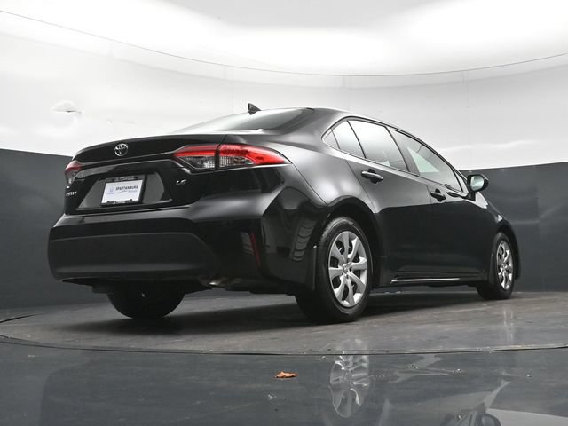 Used 2025 Toyota Corolla LE FWD image 29