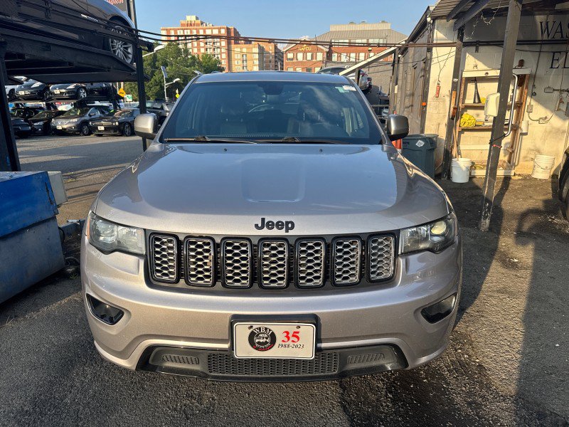 Used 2017 Jeep Grand Cherokee Altitude AWD/4WD image 5
