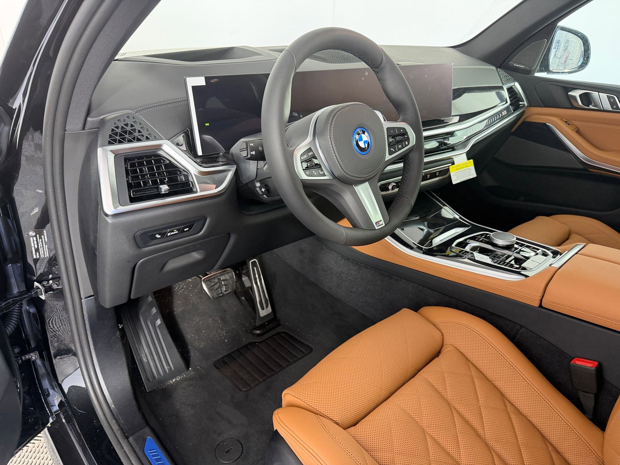 New 2026 BMW X5 xDrive50e w/ M Sport Package AWD/4WD image 4